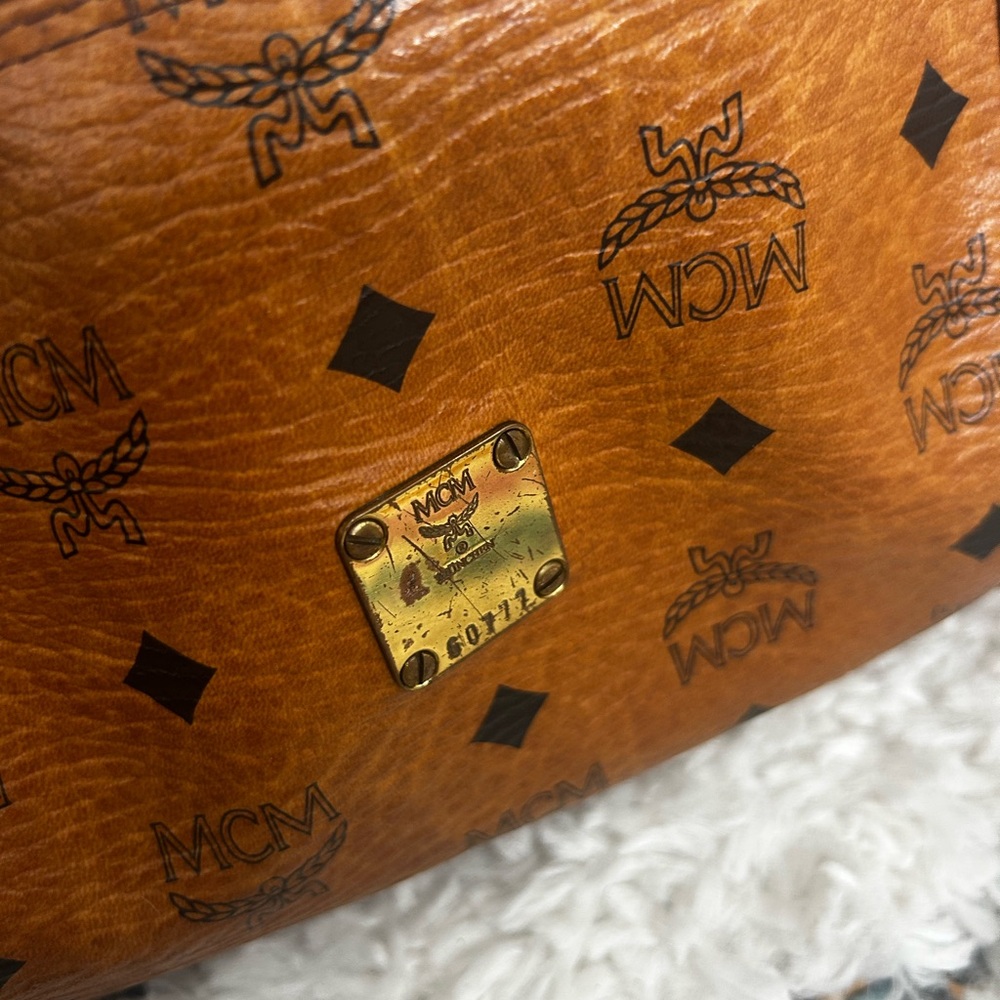 Vintage MCM Tan Leather Barrel Bag with CoA - Picture 11 of 11